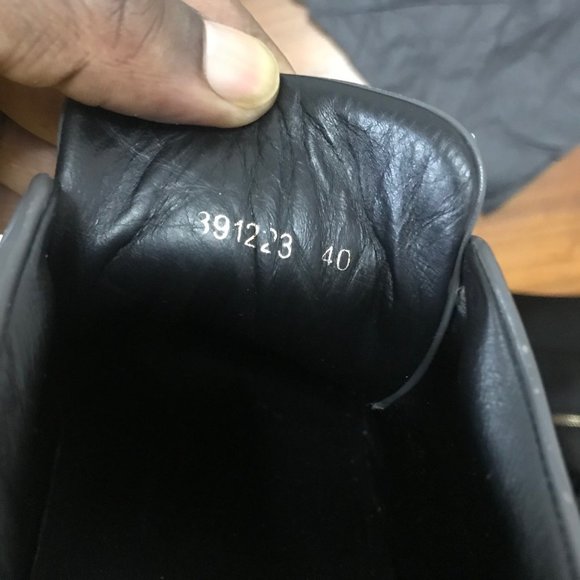 BALENCIAGA PARIS Low Top Leather Sneaker - Picture 5 of 11